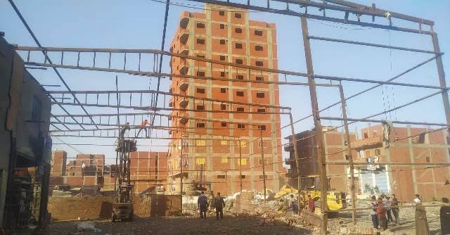 محافظة الجيزة تزيل هناجر ومخالفات بناء بابو النمرس