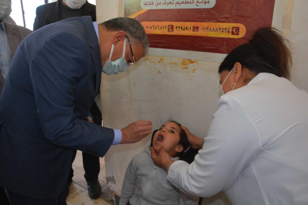 محافظ المنيا يتابع إطلاق الحملة القومية للتطعيم ضد شلل الأطفال 