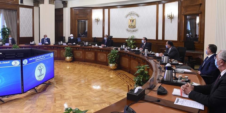 رئيس الوزراء يترأس الاجتماع الثالث للجنة مواجهة تأثير الأزمة العالمية على السلع الاستراتيجية
