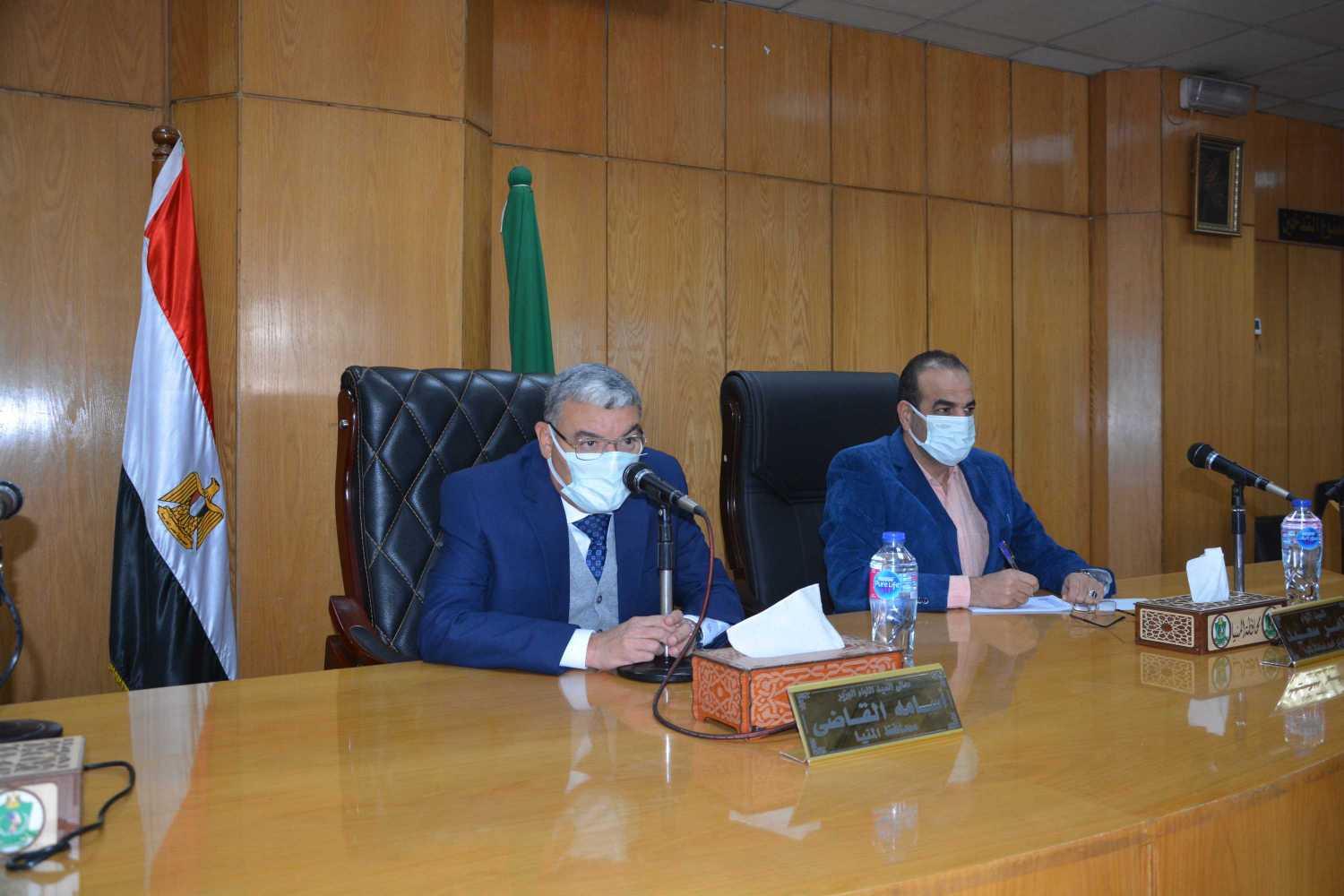 محافظ المنيا يتابع مع اللجنة العليا للقمح الاستعدادات والجاهزية لموسم توريد 2022