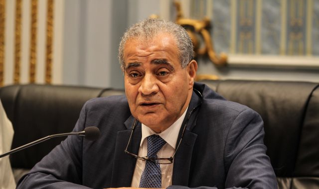 وزارة التموين: هناك 30% تخفيضات على السلع الأساسية بالمجمعات الاستهلاكية