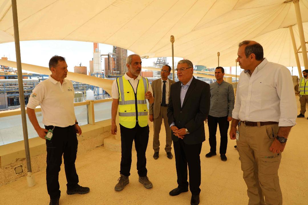 محافظ المنيا يتفقد أعمال إنشاء مصنع القناة لبنجر السكر بمركز ملوى