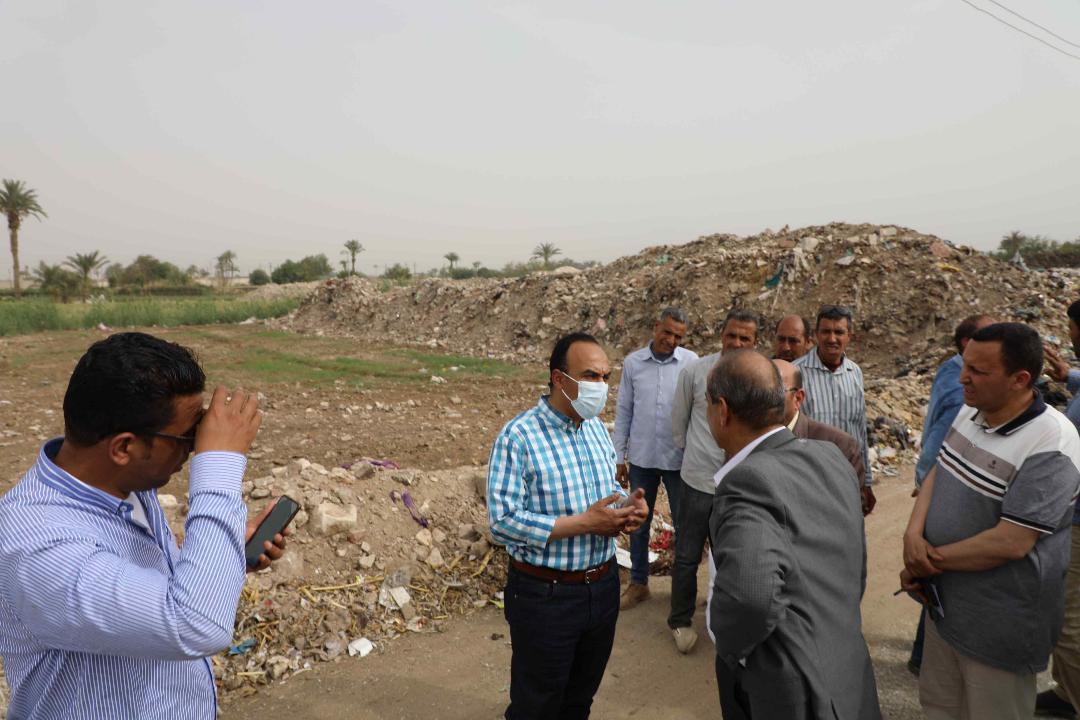 نائب محافظ المنيا يتفقد مصنع تدوير المخلفات البلدية بالعدوة، لإعادة تشغيله  