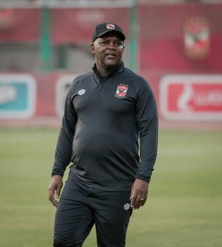موسيماني يعلن قائمة الأهلي لمباراة الهلال السوداني 