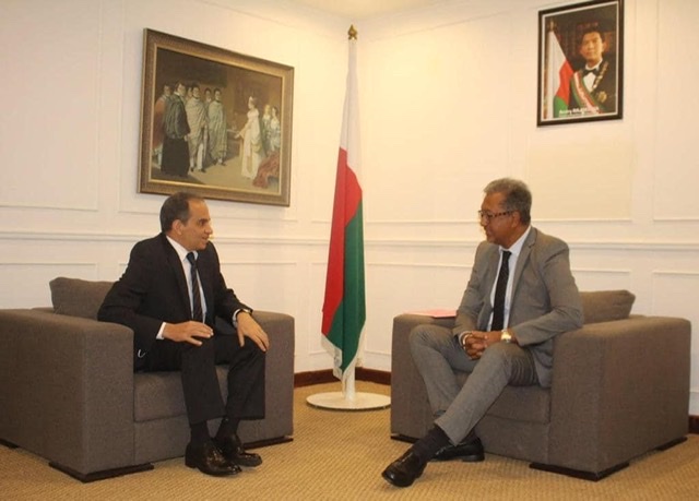 وزير خارجية مدغشقر  يستقبل السفير المصري في أنتاناناريفو