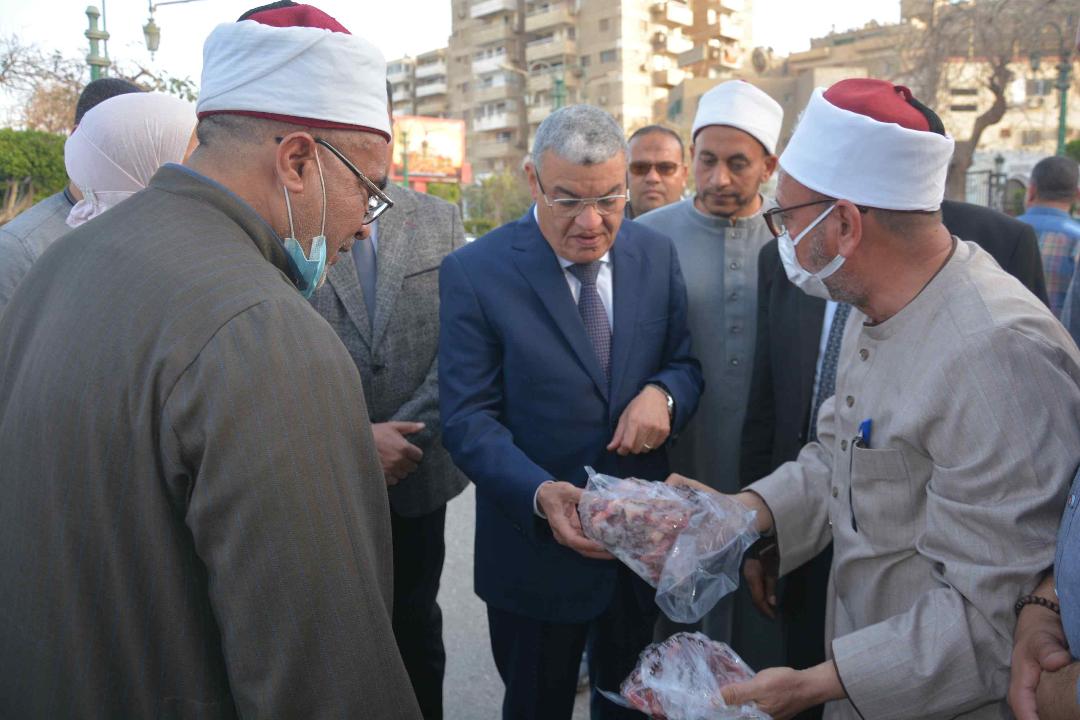 محافظ المنيا يشهد استلام الدفعة التاسعة من صكوك لحوم الأضاحي بإجمالي 4 أطنان
