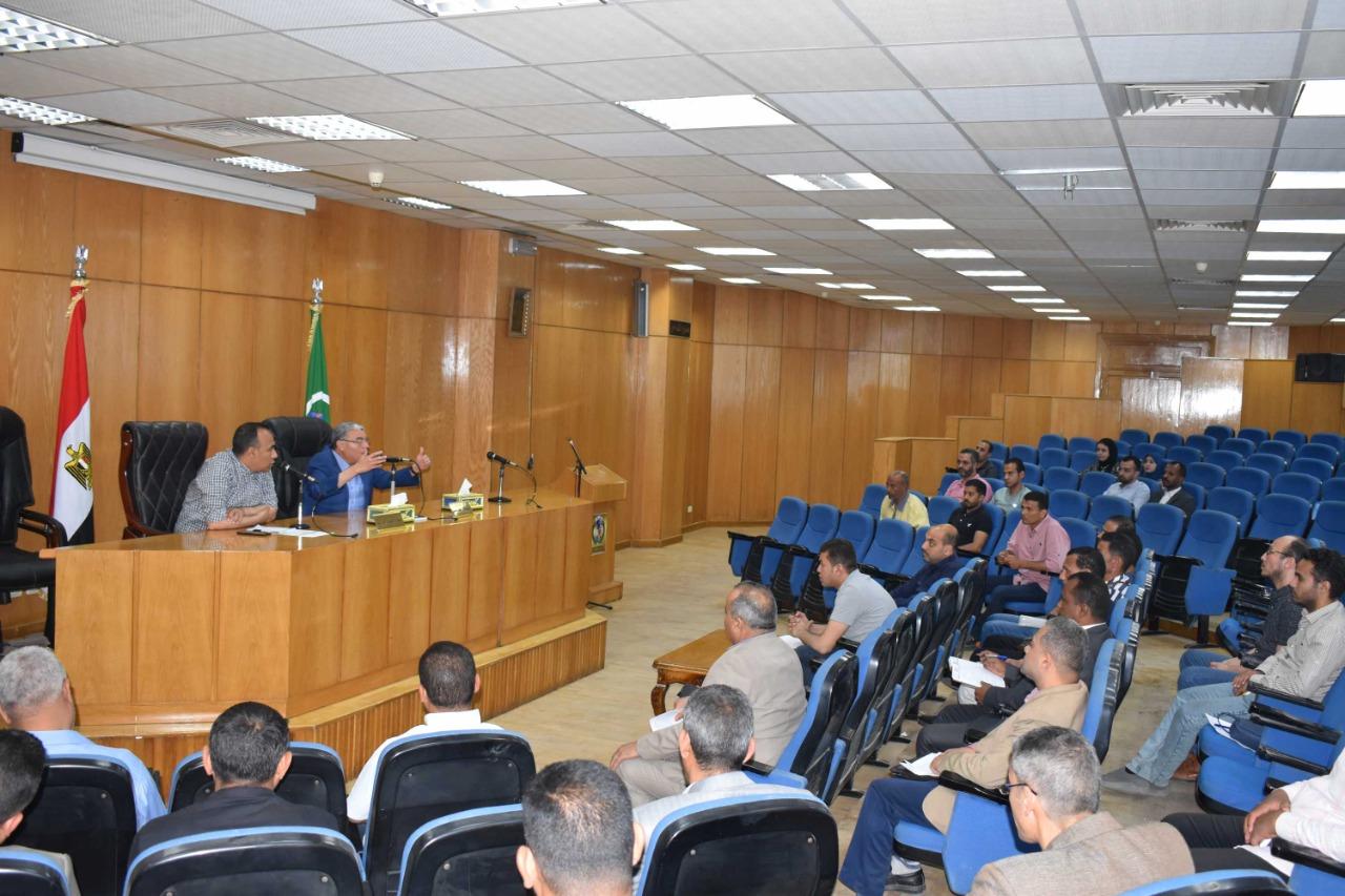 محافظ المنيا، يوجه بالإسراع في استكمال إجراءات التصالح في مخالفات البناء وتذليل كافة العقبات أمام المواطنين