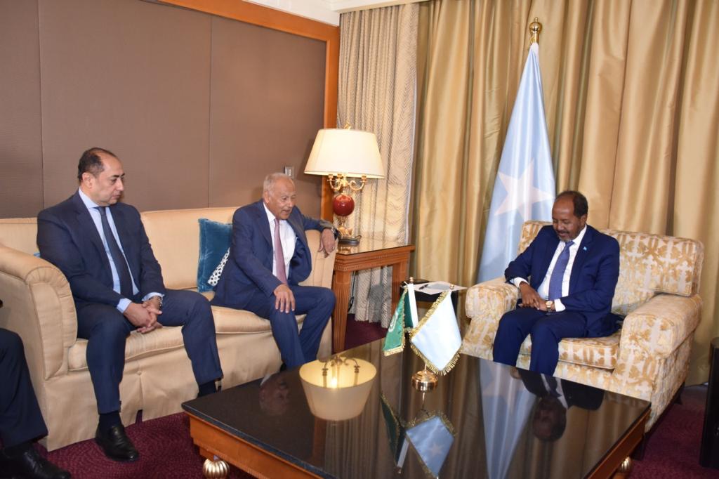 أبو الغيط يلتقي بالرئيس الصومالي ويؤكد وقوف الجامعة العربية الى جوار الصومال في مواجهة أزمة الجفاف
​