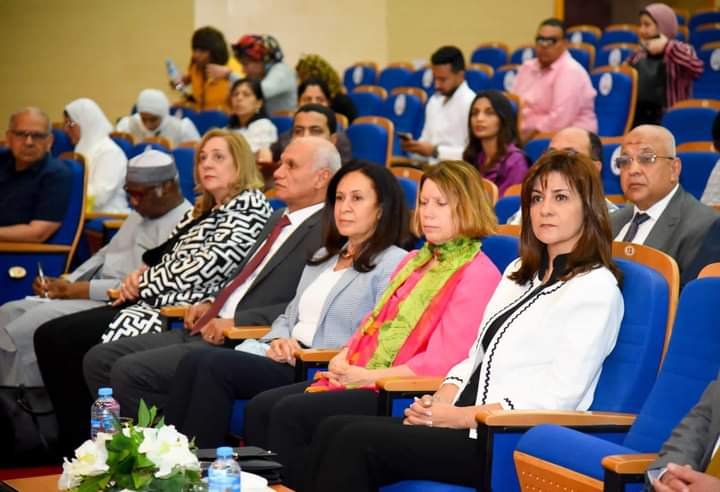 اقتصادية قناة السويس تستقبل الوفود المشاركة في مرتمر مصر تستطيع بالصناعة
