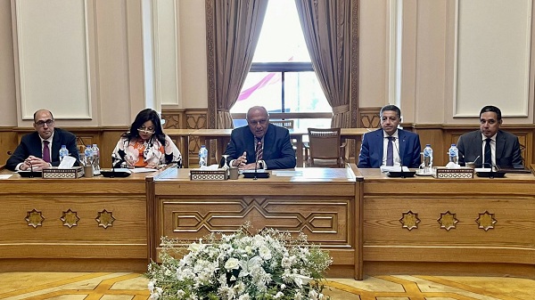 وزير الخارجية يلتقي وفد مجلس الأعمال المصري الكندي

