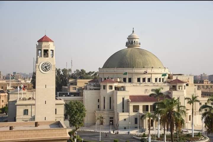 رئيس جامعة القاهرة ينعي شهداء الوطن..ويؤكد: لن تزيد الجيش المصري العتيد إلا إصرارا علي اقتلاع الإرهاب من جذوره

