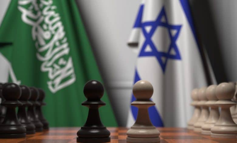 ها آرتس تكشف عن صفقة لشيلوك الأمريكي: خطوات تطبيع سعودي مع إسرائيل مقابل الدفء مع الرياض