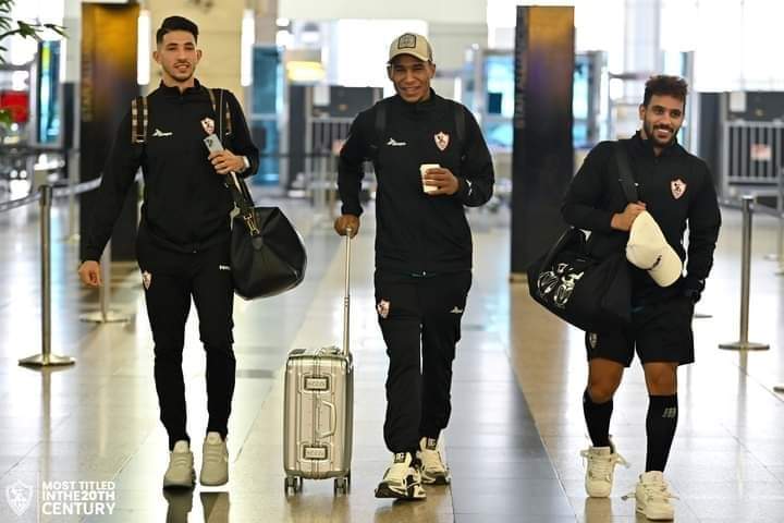 بعثة الزمالك تصل مطار أبوظبي استعدادًا لمباراة السوبر أمام الأهلي 
