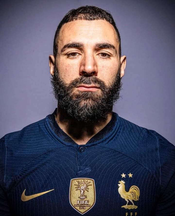 نجم المنتخب الفرنسي يعلن اعتزاله اللعب الدولي 