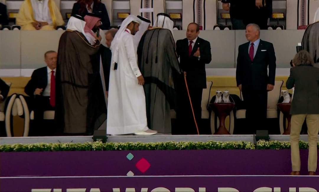 بالصور.. الرئيس عبدالفتاح السيسي من ملعب المباراة الإفتتاحية بكأس العالم 2022 