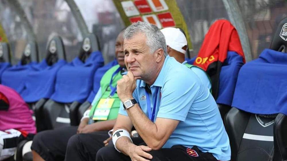 رسميًا - الاتحاد السكندري يعلن التعاقد مع الصربى زوران مانولوفيتش مديرًا فنيًا للفريق.