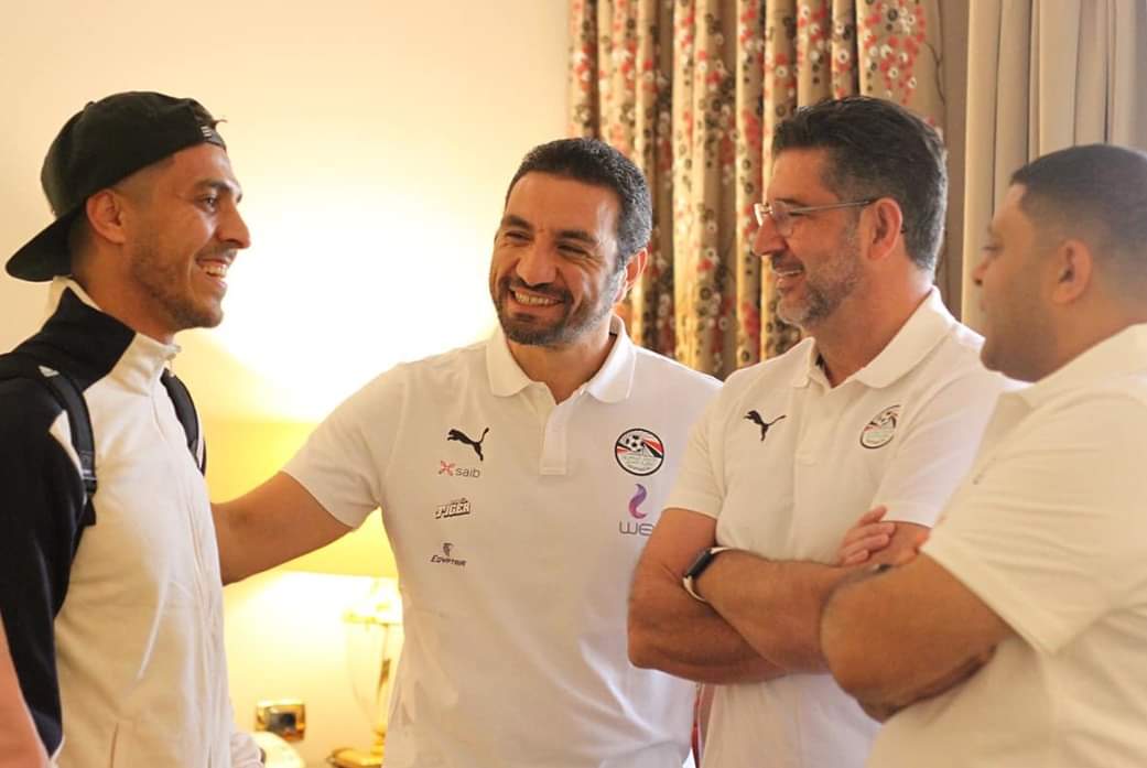بالصور.. فيتوريا يستقبل لاعبي المنتخب استعدادا لودية بلجكيا 

