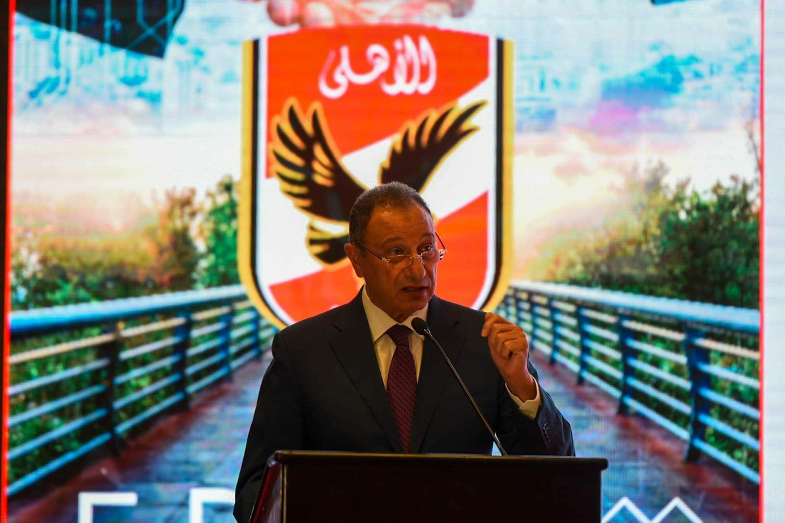 الخطيب: مشروع الرعاية الصحية يليق بأعضاء الأهلي.. والجماهير شركاء النجاح

