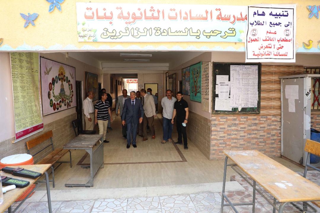محافظ المنيا يتابع انتظام سير امتحانات الثانوية العامة بعدد من اللجان 