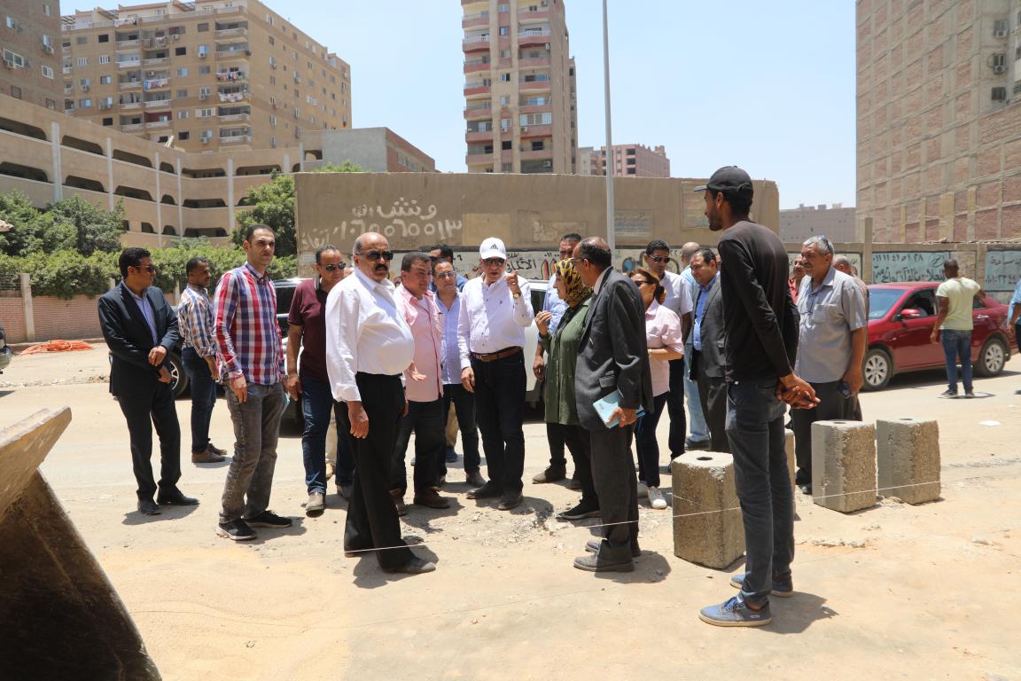 محافظ الجيزة يتابع أعمال تطوير محاور المريوطية واللبيني بنطاق أحياء الهرم والطالبية
