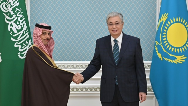  الرئيس الكازخي يلتقي وزير الخارجية السعودي لتعزيز التعاون فى مختلف المجالات

 