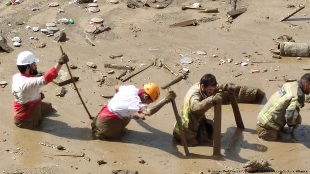 مصر تعزي الإمارات في ضحايا السيول التي ضربت البلاد 