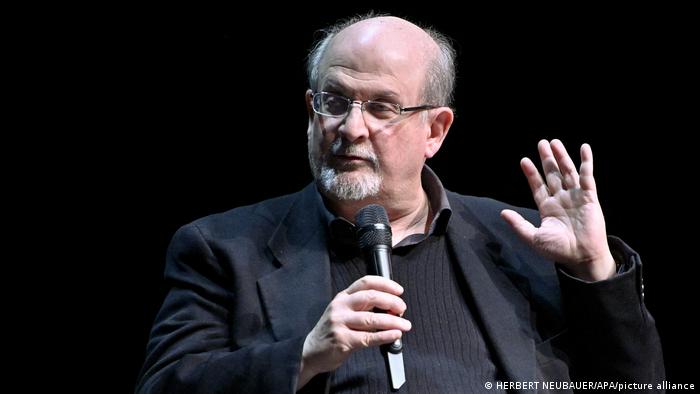 السيناريو الخفي لمحاولة قتل سلمان رشدي

