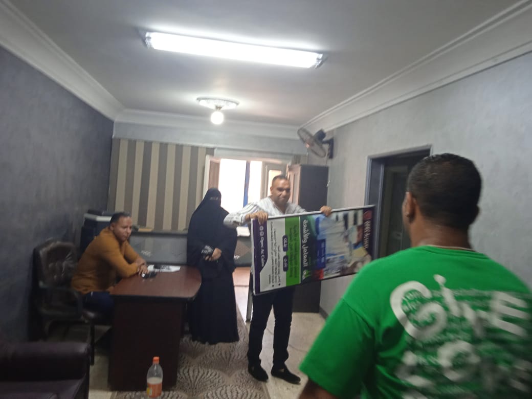 محافظة الجيزة تغلق كيانا وهميا يمارس أنشطة تعليمية بدون ترخيص بالمنيب
