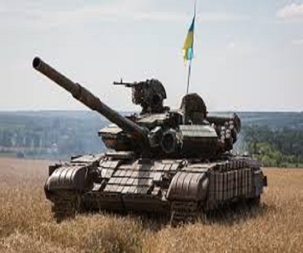 بعد هروب الروس مخلفين معداتهم، أوكرانيا تتقدم شمالا بدبابات روسية عالية الجودة