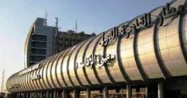 ضبط راكب حاول تهريب كمية من التليفونات الحديثة بمطار القاهرة 
