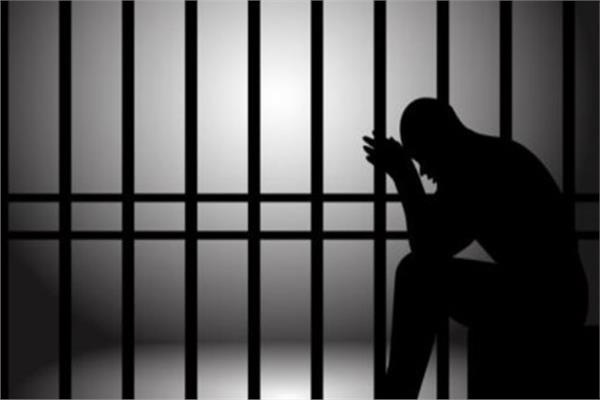 السجن 3 سنوات للمتهم  بنشر صور خادشة للحياء لخطيبتة على السوشيال ميديا


