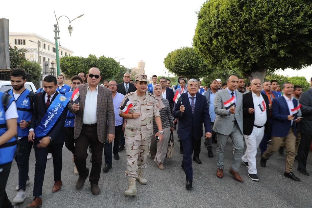 محافظ المنيا يقود 