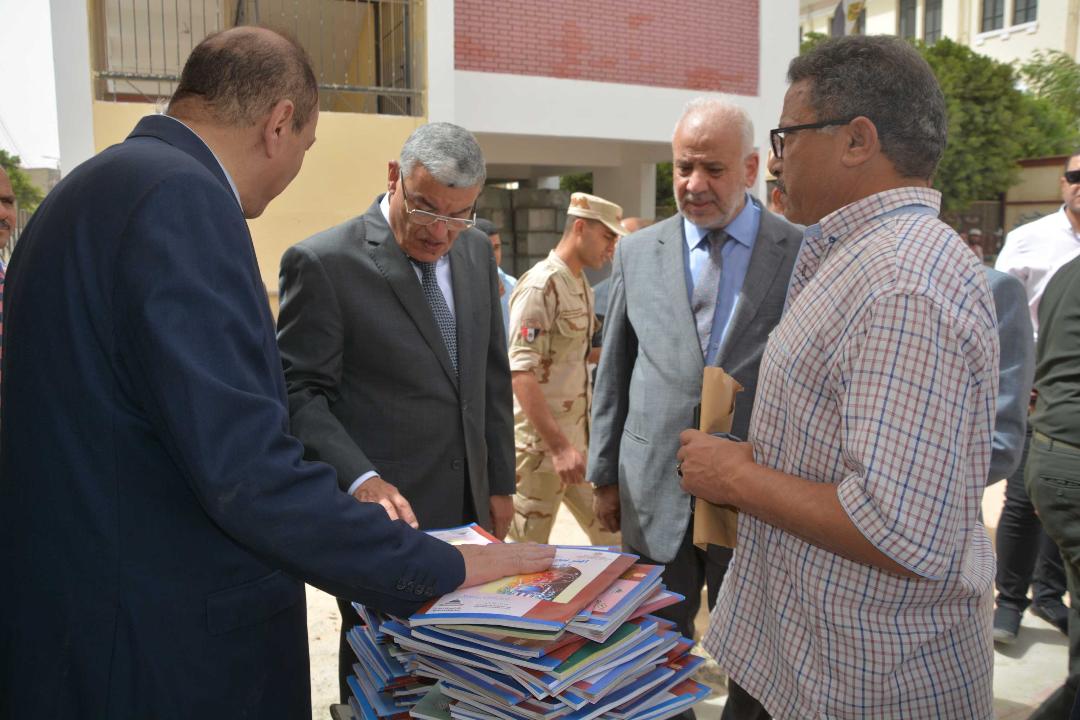 محافظ المنيا يتابع أعمال الصيانة والترميم بعدد من المدارس استعدادا لاستقبال الطلاب في العام الدراسي الجديد