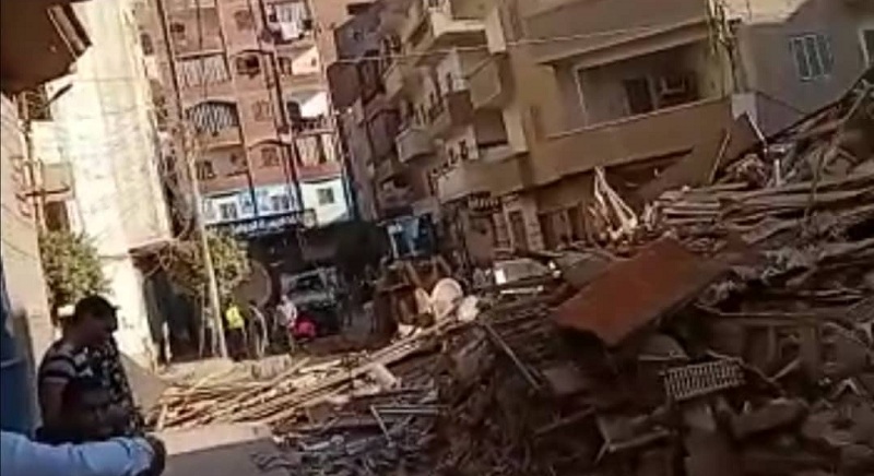 النيابة العامة تحقق في انهيارِ عقارٍ بملَّوي أدى لوفاة وإصابة 9 أشخاص

