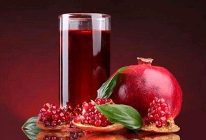 أهمها يحمي من خطر الإصابة بمرض الزهايمر .. 15 فائدة تجعلك تشرب عصير الرمان يوميا