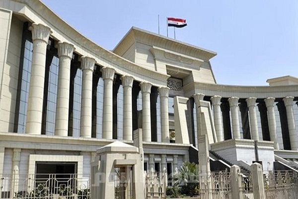 بالتفاصيل .. الدستورية العليا تصدر حكمها بشأن الطعن على عقود الدولة 
