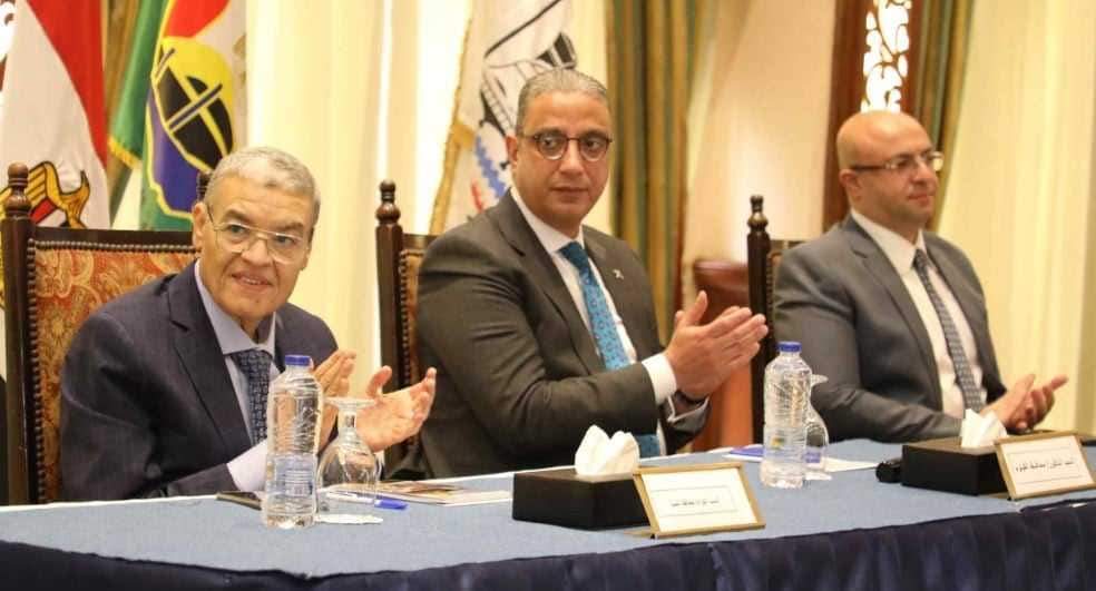 محافظ المنيا يشارك بالمؤتمر الإقليمي للإعلان عن المشروعات الفائزة فى المبادرة الوطنية للمشروعات الخضراء الذكية