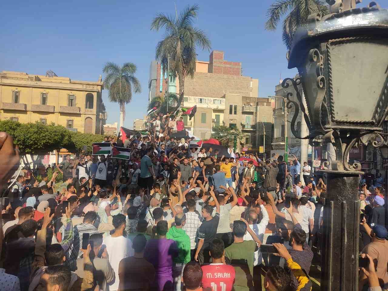 بمشاركة الالاف شعب المنيا ينظم وقفة تضامنية مع شعب فلسطين