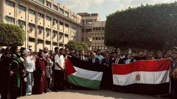 وقفة صامتة لاتحاد طلاب قصر العيني تضامنًا مع فلسطين

