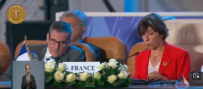 وزيرة الخارجية الفرنسية تهاجم حركة حماس بقوة في قمة القاهرة للسلام 
