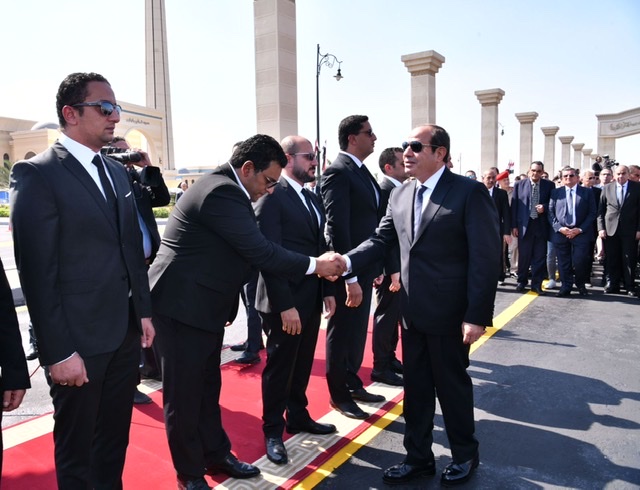 السيسي يتقدم جنازة اللواء محمد أمين نصر مستشار رئيس الجمهورية للشؤون المالية