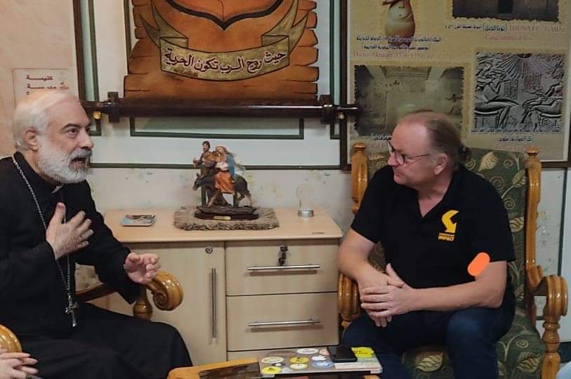مطران المنيا للكاثوليك يستقبل إحدى الهيئات الخارجية 