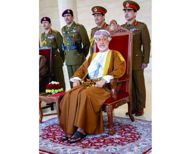 سلطان عمان  يشهد الاستعراض العسكري بقاعدة أدم الجوية السبت المقبل