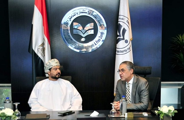 رئيس الهيئة العامة للاستثمار يستقبل وزير التجارة والصناعة العُماني