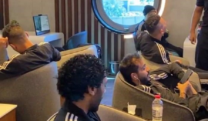 بعثة الأهلي تصل مطار القاهرة استعدادًا للسفر إلى تنزانيا