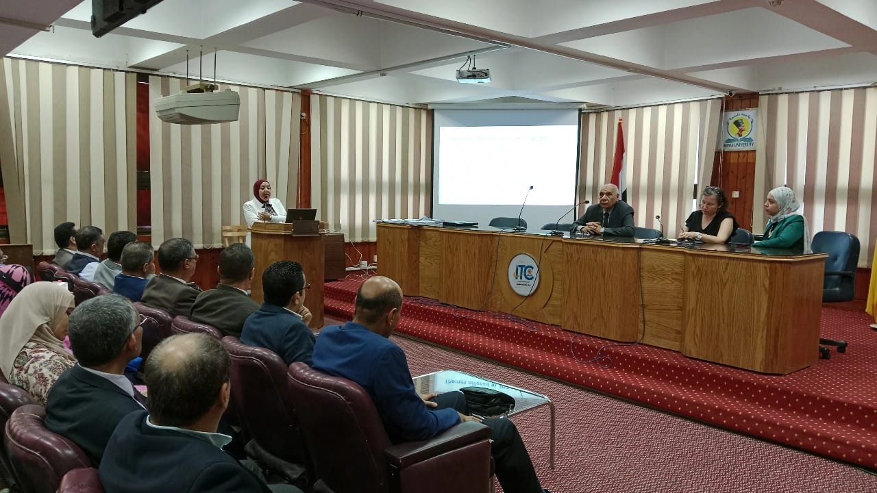 ندوة تعريفية بجامعة المنيا بالتعاون مع السفارة الأمريكية بالقاهرة حول التبادل الثقافي والمنح الدراسية
