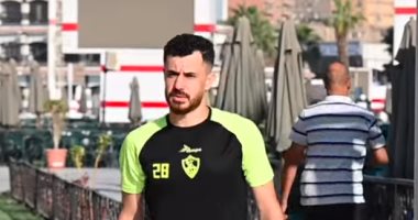 مدافع الزمالك يواصل برنامجه التأهيلي على هامش تدريبات الفريق 
