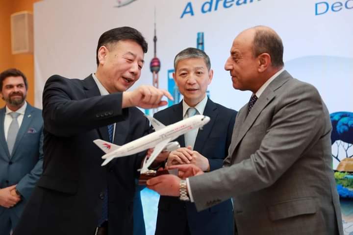 وزير الطيران  يشارك في احتفالية السفارة الصينية بالقاهرة
  

