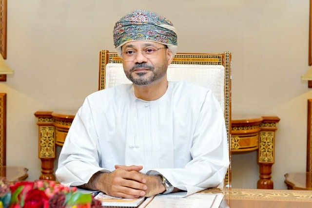 وزير الخارجية العُماني يشيد بدور أمير الكويت الراحل في العلاقات الثنائية والتعاون الإقليمي والدولي
