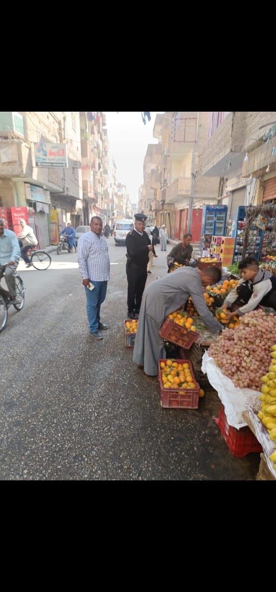 ٩٨ محضر إشغالات بشوارع مدينة الأقصر 